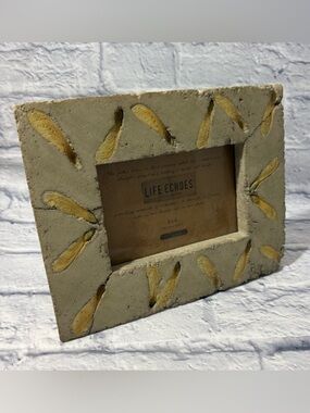 NWT United Design Life Echoes concrete whirly bird picture frame 4x6